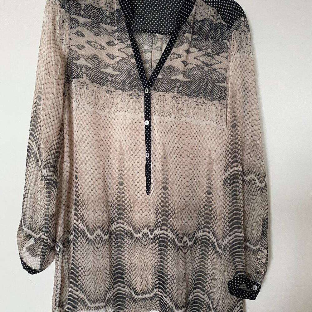 Blouse à manches longues, beige et noire